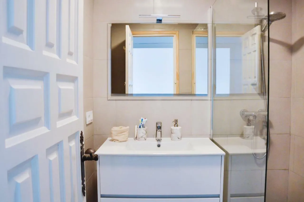 Coco Apt Renovated And With Seaview L'Escala 0*,