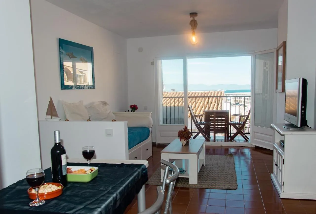 Coco Apt Renovated And With Seaview L'Escala Spain